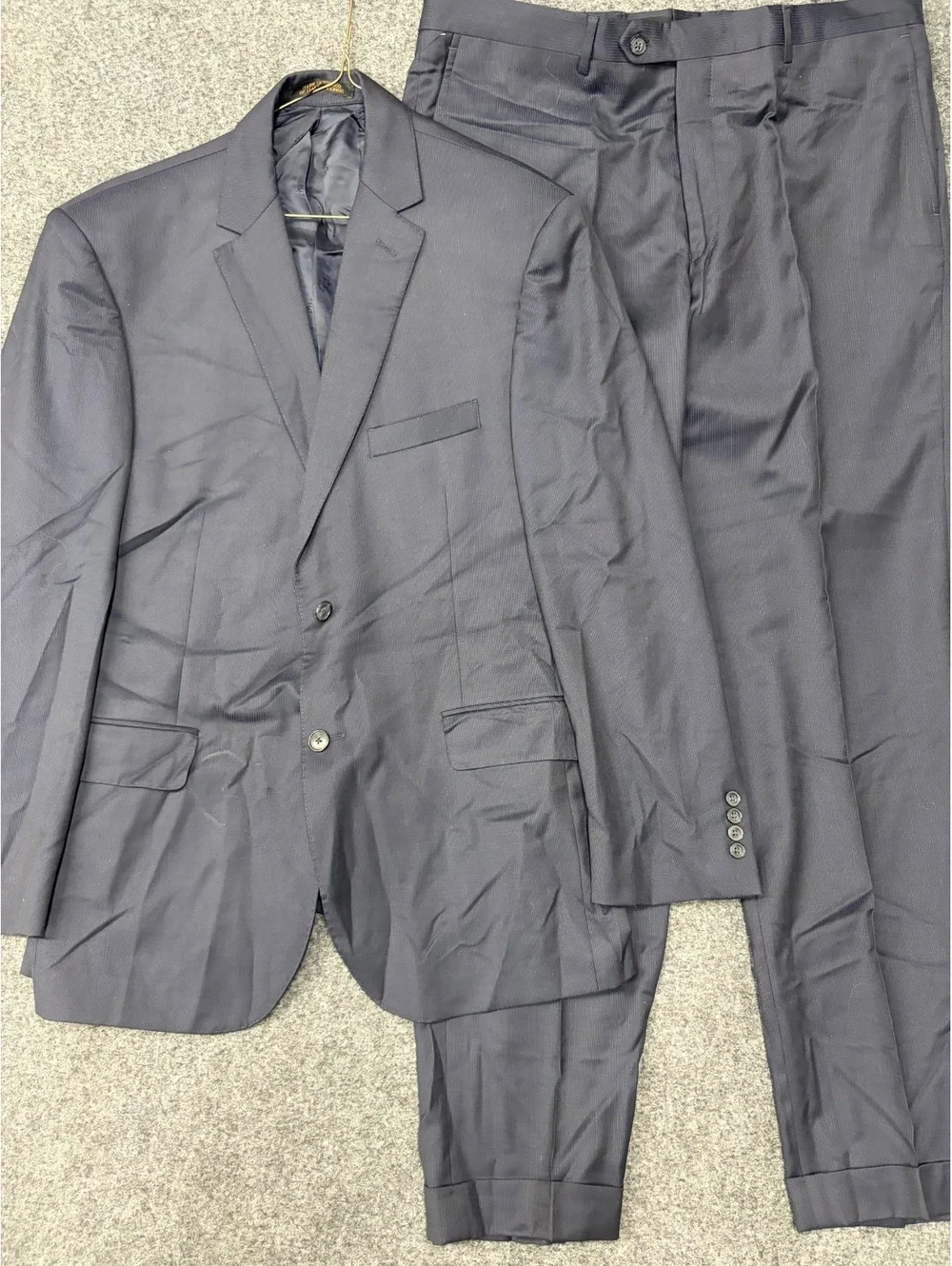 Jos A. Bank Reserve Men's Wool Suit 44 Regular / 38 Waist -